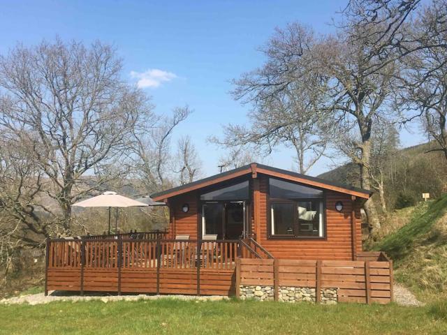 Teaghlach Luxury Lodge with hot tub Balquhidder Mhor Lodges