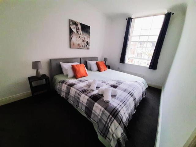 Large 2 beds flat- 3min walk from centre