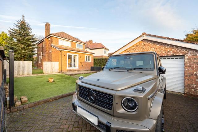 Manchester Luxury Home - Hale Barns