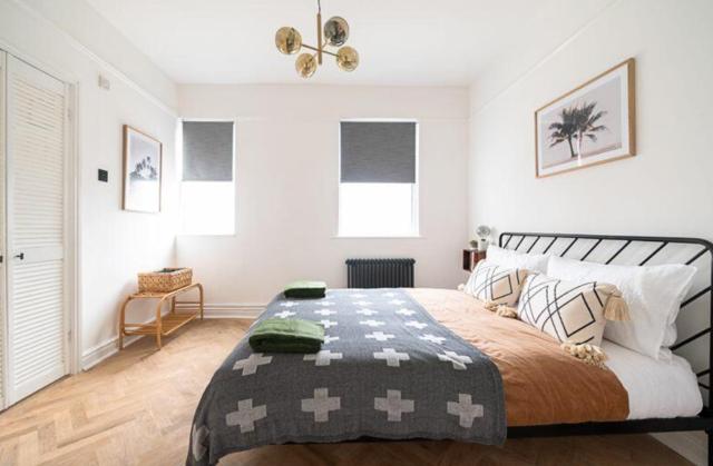 Orange Rentals - Stylish apartment near Lark Lane