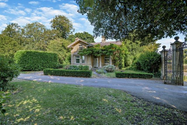 The Gate Lodge by Mint Stays