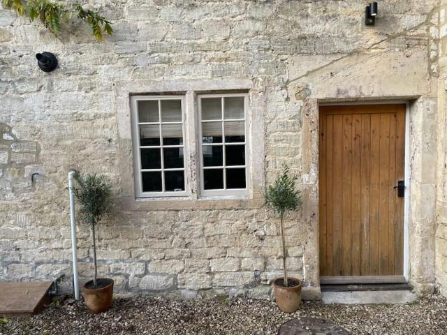 The Snug - cosy cottage in a great location