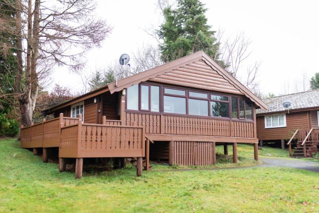 3 Bed Rustic Cozy Log Cabin in Snowdonia - MTB Trails Nearby & Parking outside