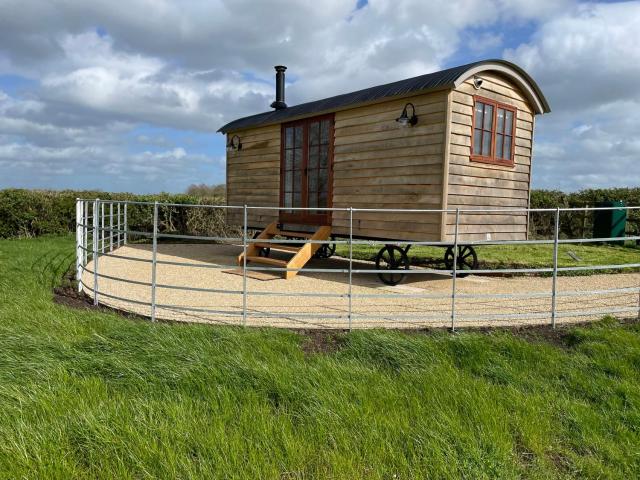 The Hut at Blackberry Barn