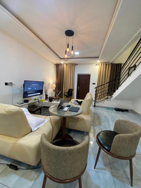 Furnished 2 Bedroom Terraced Duplex by Cerebellum&