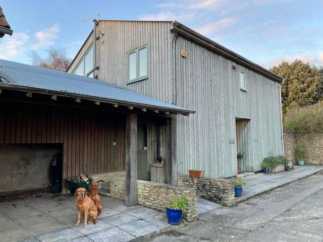 Blueberry Barn, light and airy barn conversion near Bruton