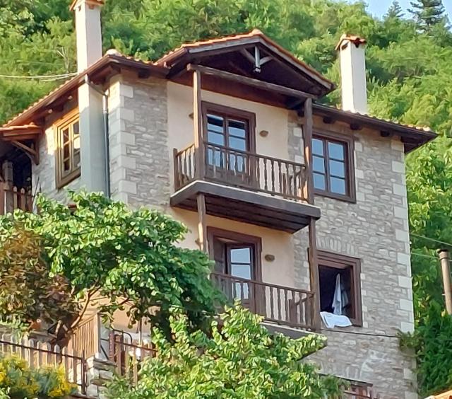 Maisonette Korfes-Κορφές Δύο Αυτόνομοι Όρoφοι για Οικογένειες και μικρές Παρέες