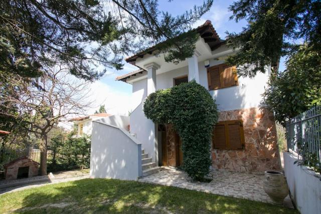 Quiet Panoramic Sea View Home