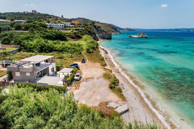 Grekodes Kera, seafront villa