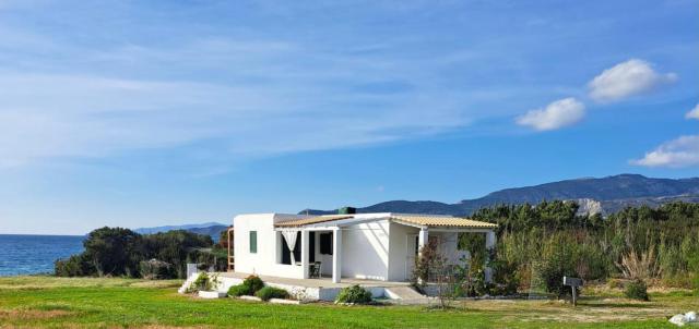 Charming Cottage on the sea turtle beach