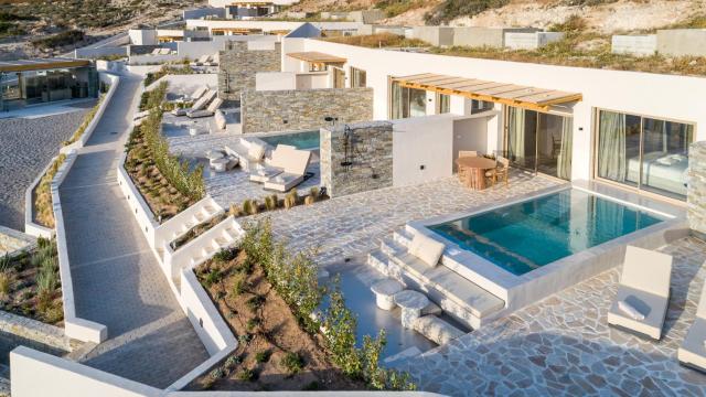 Solus Suites Milos