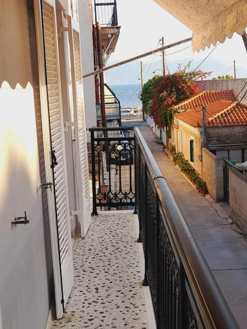 Seaside Aegina Apartment.