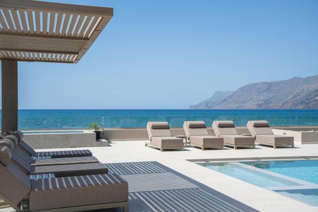 LUXURY VILLA EOS Beachfront 20 metres from the sea