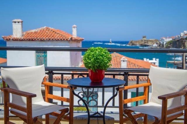 Seaview comfy flat in Andros - walk to beach