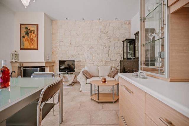 K&F Apt in the center of Ierapetra by Hospi