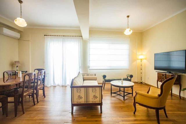 Plaka Vintage Apartment