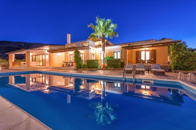 Olive Grove Luxurious Villa with Private Pool Est