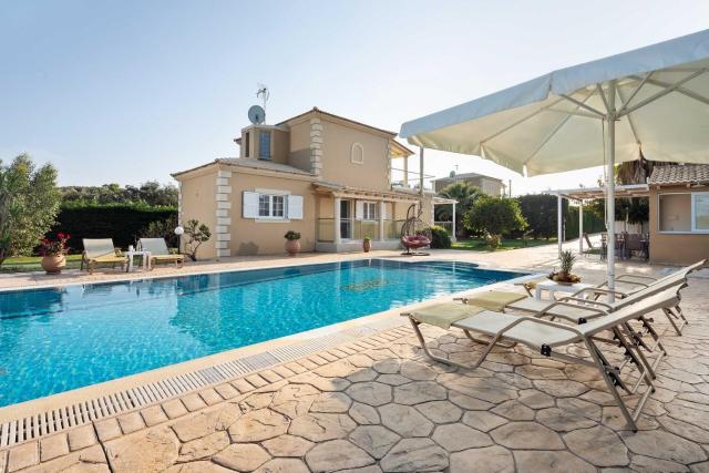 Villa Erato with private swimming pool