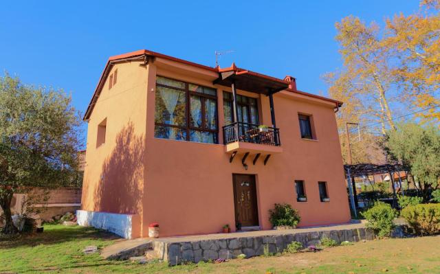 Traditional Stoned Villa Norma with Amazing Mountain View- 7 mins from Pozar Thermal Baths