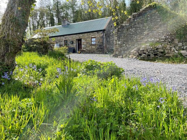 Na Fianna Traditional Irish Cottage