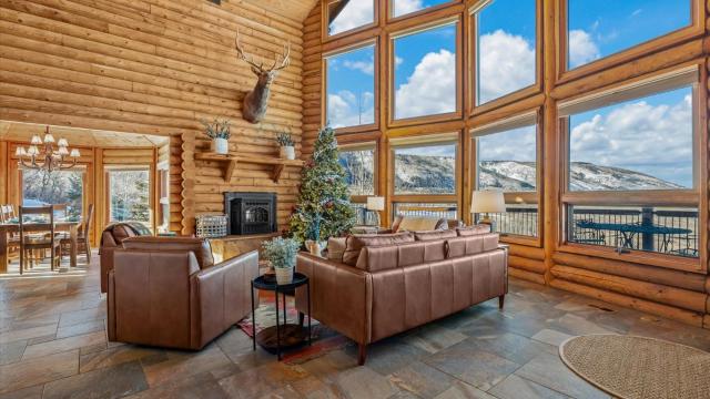 Ski and Ride Mountain Haus - Hot Tub, Fire Pit, Game Room & Deck