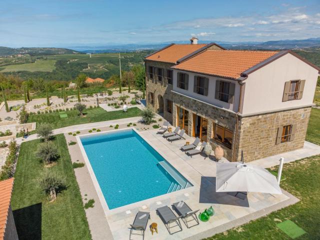 Villa Paradiso dIstria with Spa and heated pool