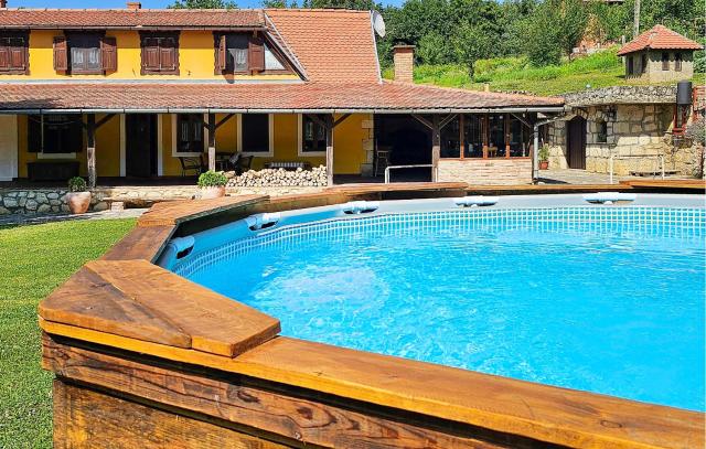 Pet Friendly Home In Radovanci With Jacuzzi