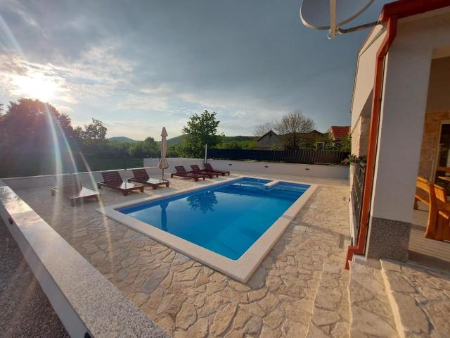 Villa Ana Marija - Family destination with heated pool