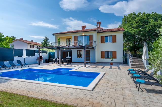 Family friendly Villa with Pool and Garden