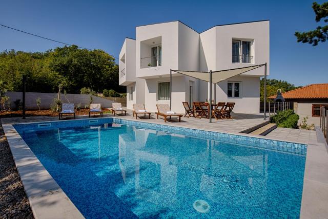 Modern villa with pool, whirpool in quiet area - by Traveler tourist agency Krk ID 2180