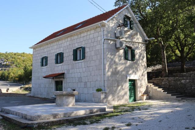 Luxury stone apartment Matijević