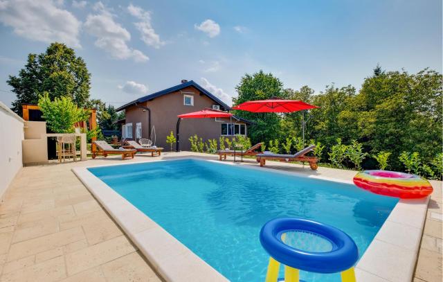 Gorgeous Home In Gornji Vinkovec With Wifi