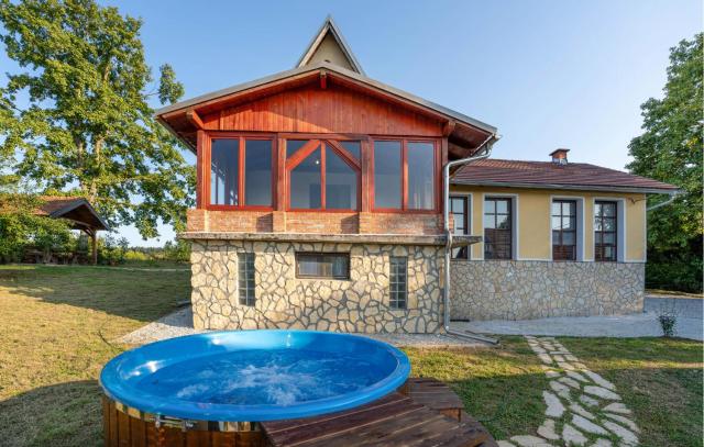 3 Bedroom Cozy Home In Krivaja Vojnicka