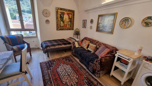 Beautifully restored romantic apartment in the centre of historic Dolcedo