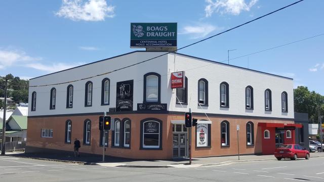 Centennial Inn on Bathurst