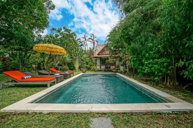 Villa Nylam, 4 Bedroom Private Villa With Tropical Vibes in Seminyak