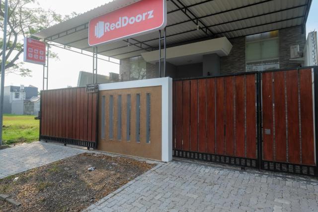 RedDoorz near Kawasan Bandara Ahmad Yani Semarang 2