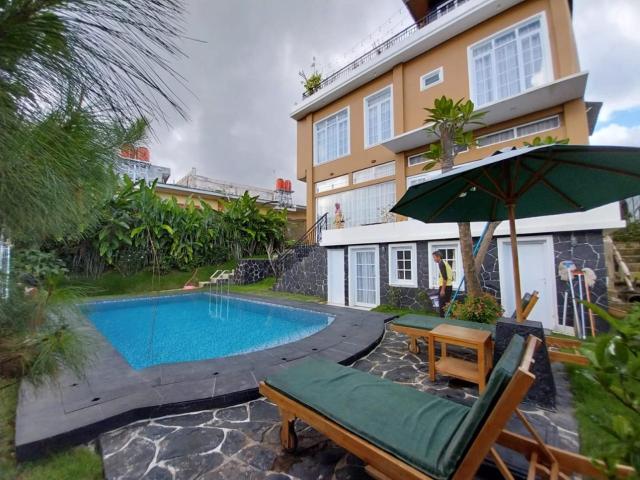 Villa puncak Bogor ala Bali