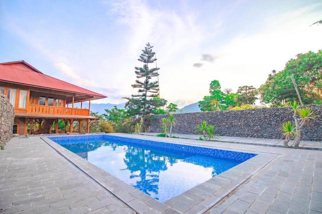 Watu Emas 1 with Shared Pool and Balcony