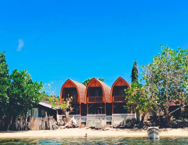 Bunaken 18 Diving Resort and Cafe