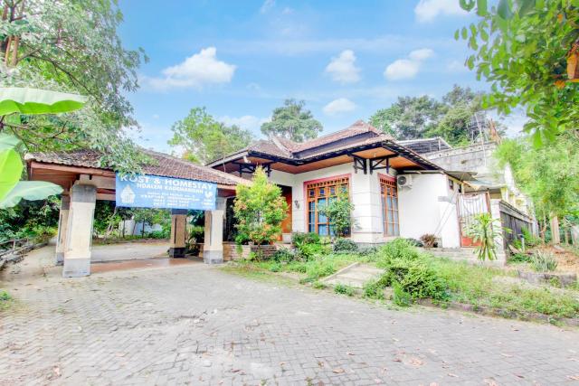 OYO 94009 Homestay Ndalem Kademangan