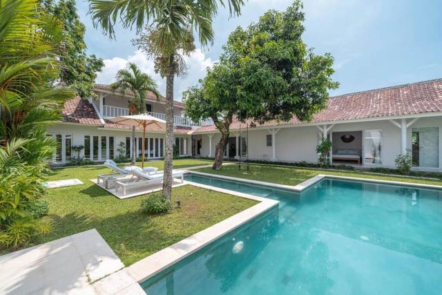 Colonial Chic 5BR Villa Paradise