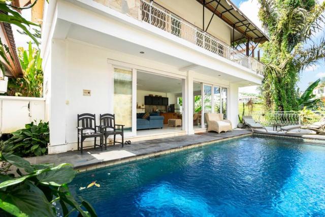 Amazing 3 bedrooms villa in Perenan rice fields