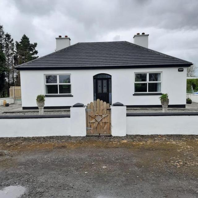 Cheerful three bedroom country cottage