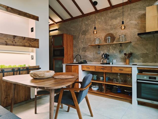 Casca de Noz - Modern Rustic Beach Getaway