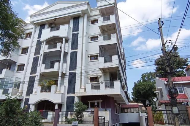 4BHK Luxury Apartment at VV Mohalla/Mysore by Revkeys