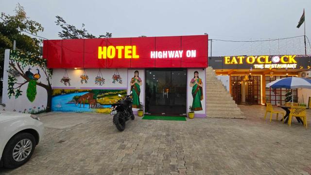 Hotel O Highway ON