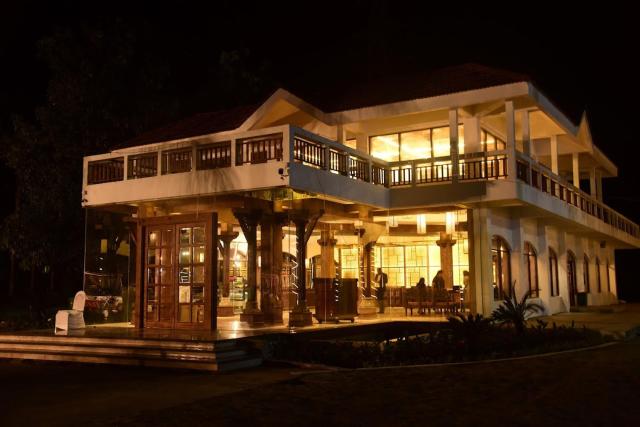 Avhyay Resort