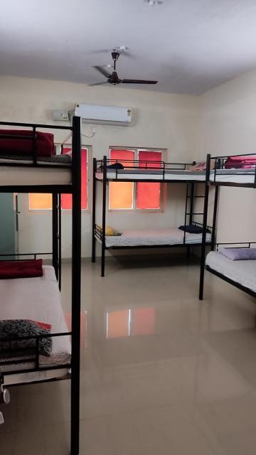 HOSTEL Adventure Academy