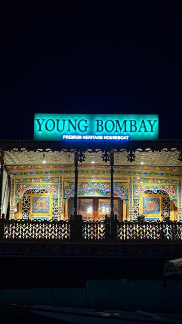 Young Bombay Premium Heritage Houseboat